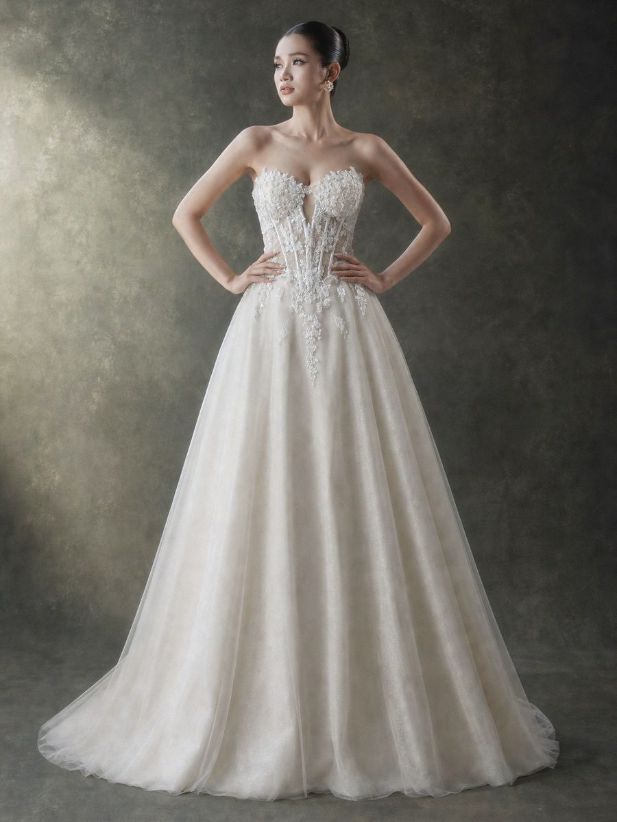 suông ren cúp ngực đính kết kèm tay rời — RTW-30012 · váy cưới tại Vivian Bridal, TP.HCM