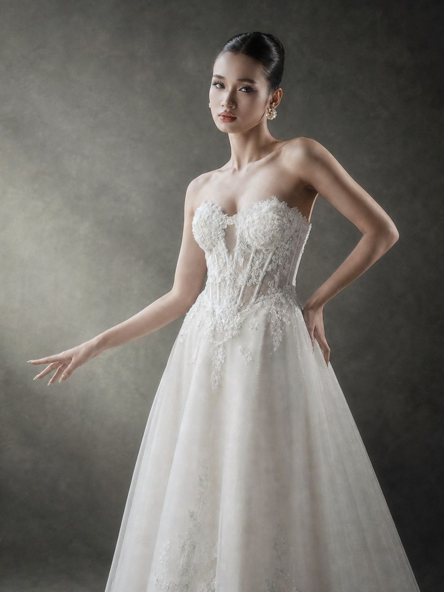 suông ren cúp ngực đính kết kèm tay rời — RTW-30012 · váy cưới tại Vivian Bridal, TP.HCM