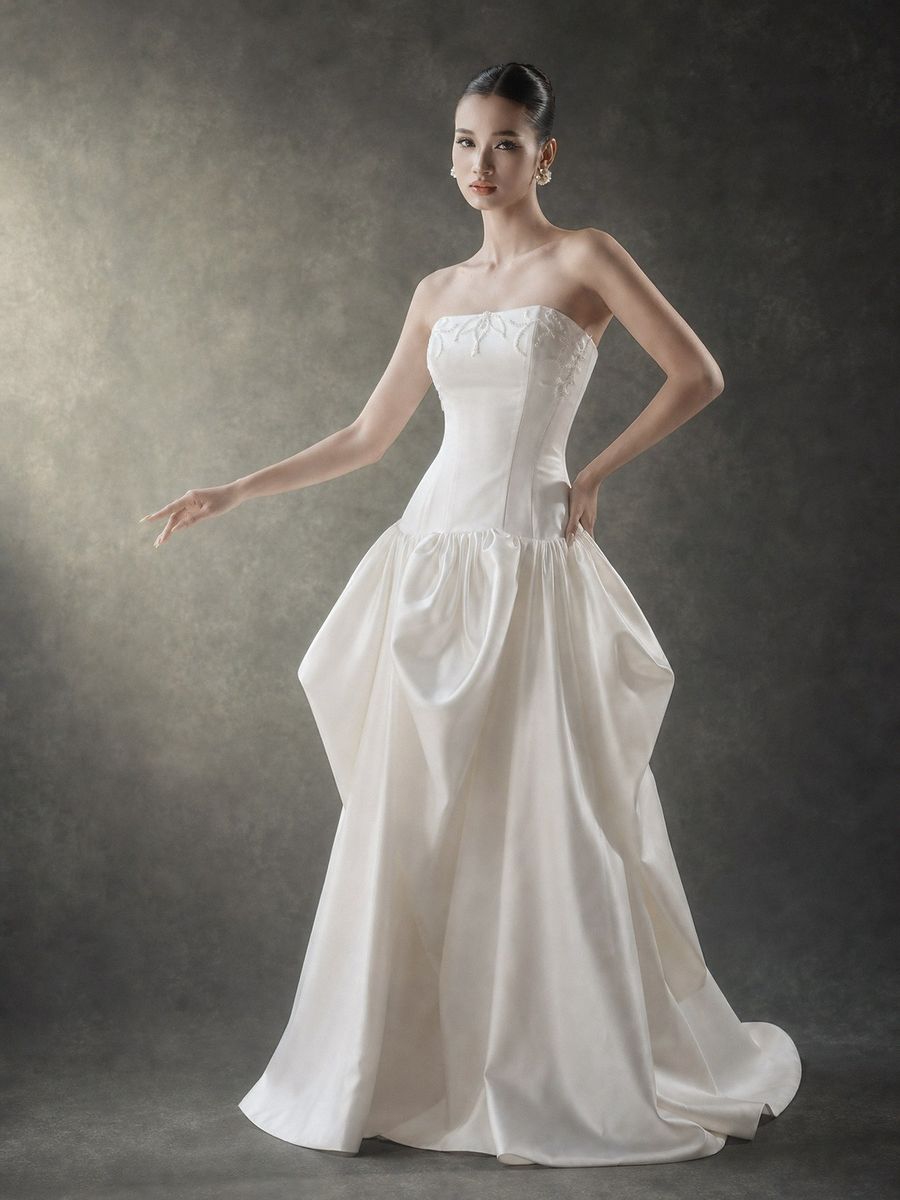 suông phi hạ eo xếp nhúng cúp ngực — RTW-30017 · váy cưới tại Vivian Bridal, TP.HCM