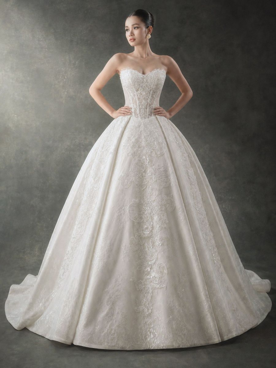 Xoè ren hoa cúp ngực — RTW-70028 · váy cưới tại Vivian Bridal, TP.HCM