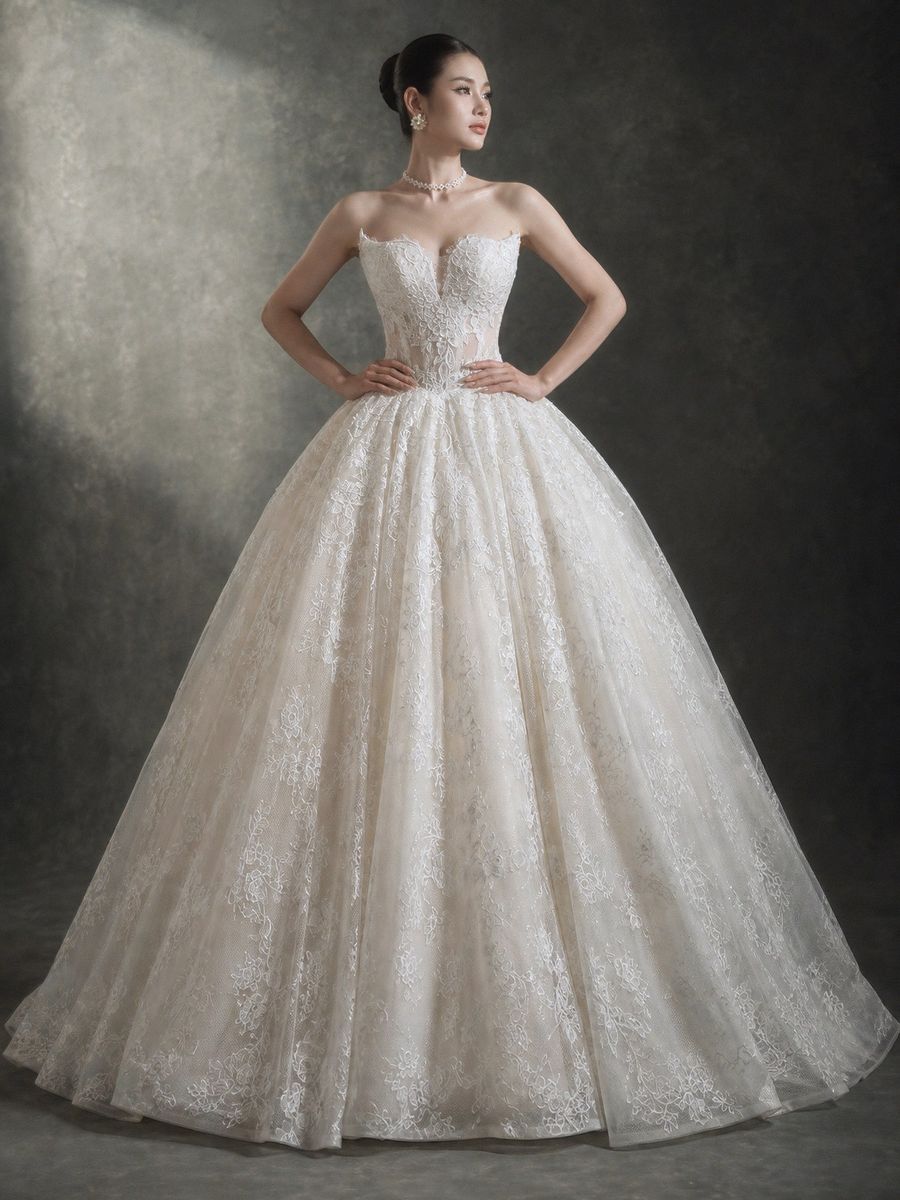 xoè ren cúp ngực nude — RTW-90001 · váy cưới tại Vivian Bridal, TP.HCM