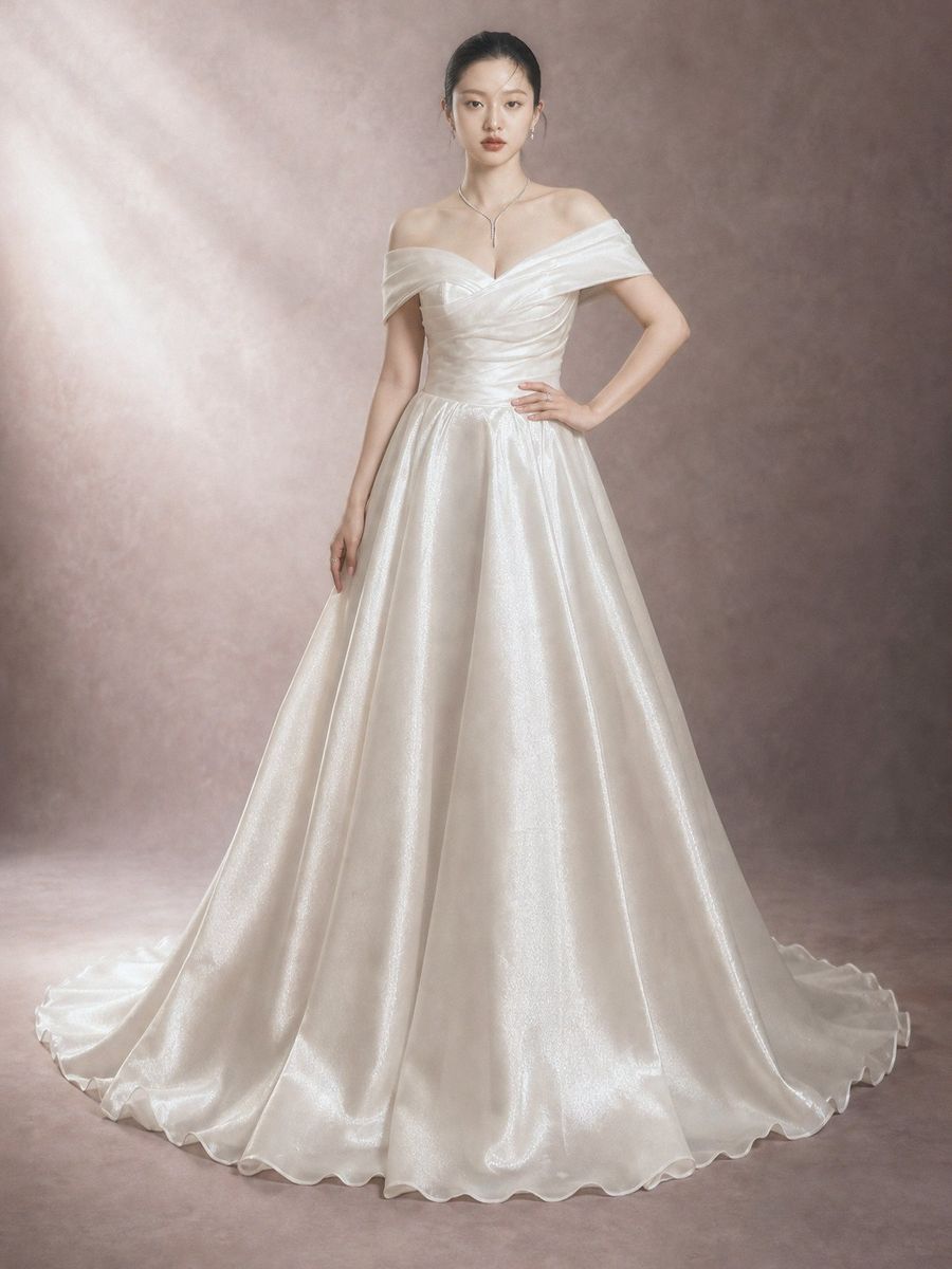 suông voan trễ vai — BZ-30003 · váy cưới tại Vivian Bridal, TP.HCM
