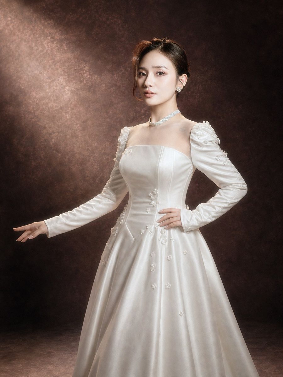 suông phi tay dài đính hoa — BZ-30005 · váy cưới tại Vivian Bridal, TP.HCM
