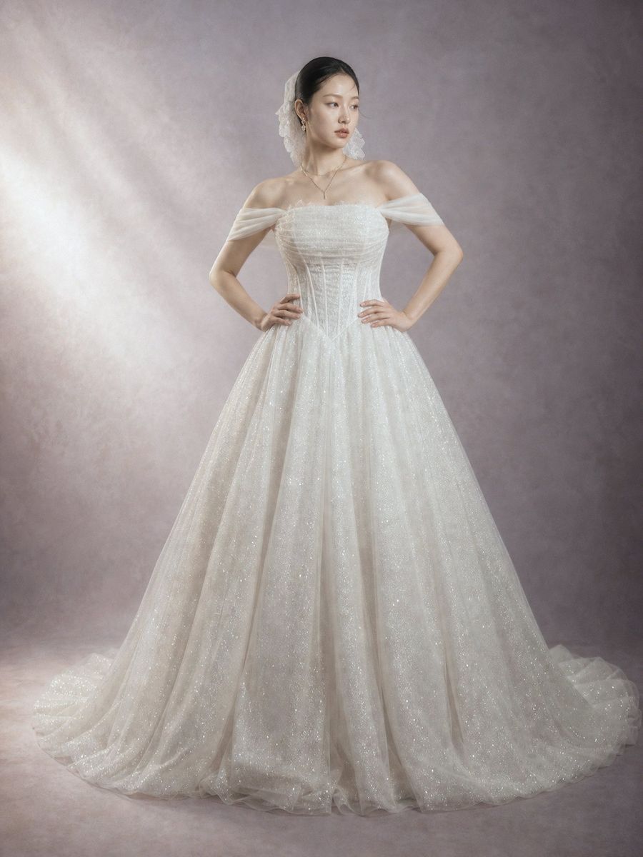 suông kim tuyến trễ vai — BZ-30006 · váy cưới tại Vivian Bridal, TP.HCM