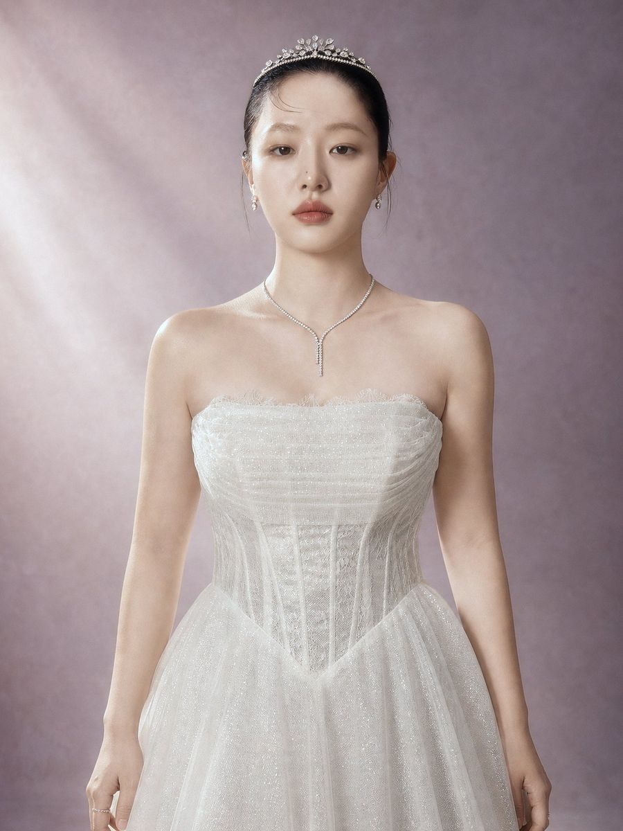 suông kim tuyến trễ vai — BZ-30006 · váy cưới tại Vivian Bridal, TP.HCM