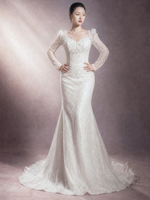 Váy cưới cá ren tay dài đính kết BZ-50001 giá 6.000.000₫ tại Vivian Bridal TP.HCM