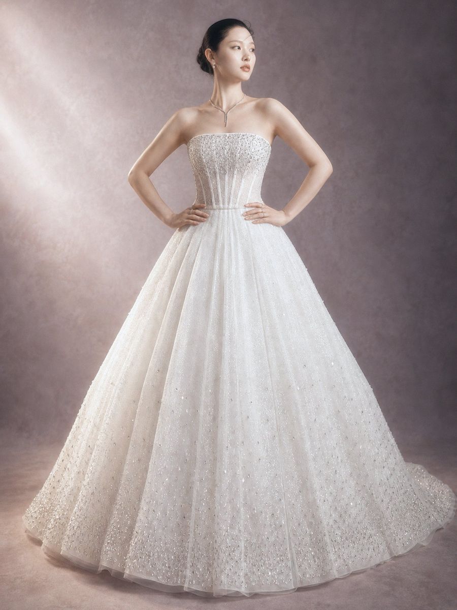 váy ngắn cúp ngực đính kết đá — BZ-70002 · váy cưới tại Vivian Bridal, TP.HCM