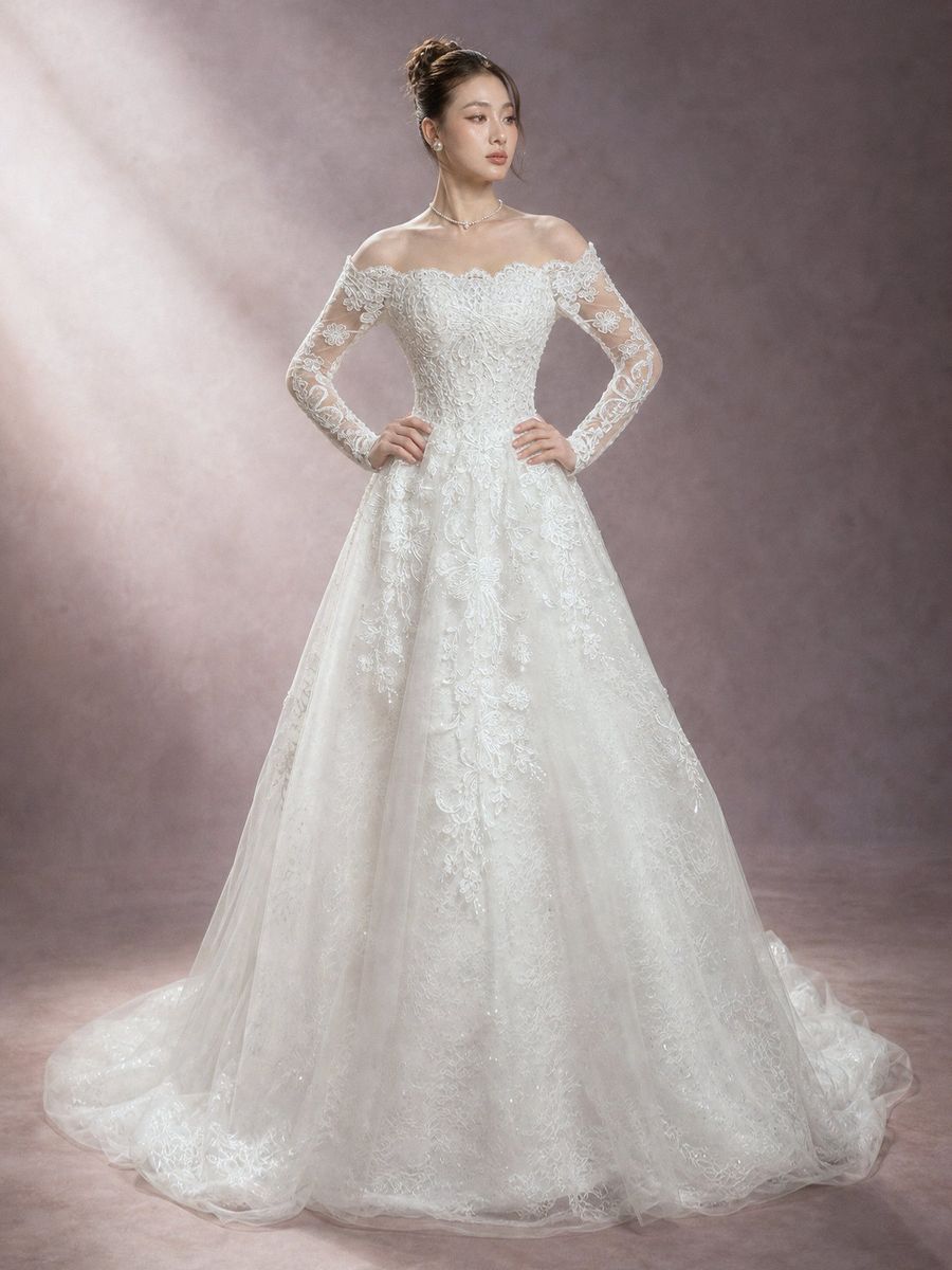 suông ren hoa tay dài — RTW-30004 · váy cưới tại Vivian Bridal, TP.HCM
