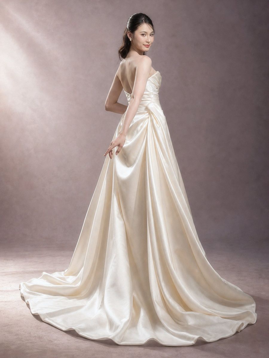 suông phi kem cúp ngực xếp li eo — RTW-30006 · váy cưới tại Vivian Bridal, TP.HCM