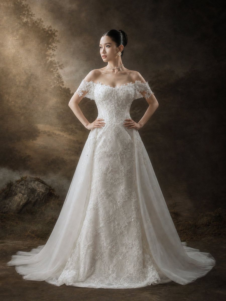 cá ren trễ vai kèm tà — RTW-50007 · váy cưới tại Vivian Bridal, TP.HCM