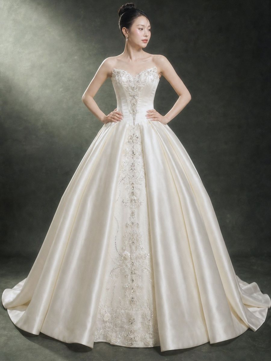 RTW-70002 — xoè satin cúp ngực đính kết