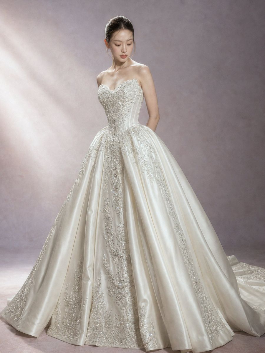 xoè phi kem cúp ngực đính kết — RTW-70012 · váy cưới tại Vivian Bridal, TP.HCM