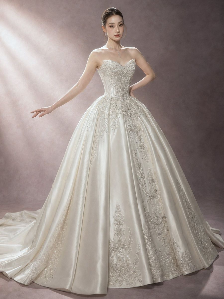 xoè phi kem cúp ngực đính kết — RTW-70012 · váy cưới tại Vivian Bridal, TP.HCM
