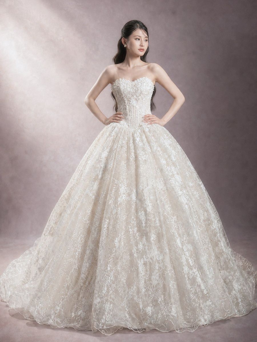 xoè ren cúp ngực màu nude — RTW-70016 · váy cưới tại Vivian Bridal, TP.HCM