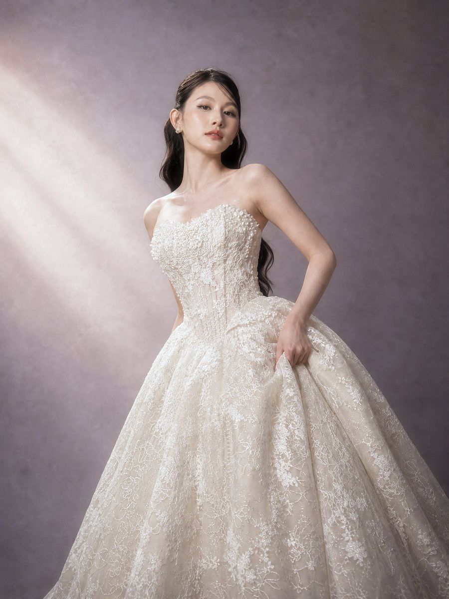 xoè ren cúp ngực màu nude — RTW-70016 · váy cưới tại Vivian Bridal, TP.HCM