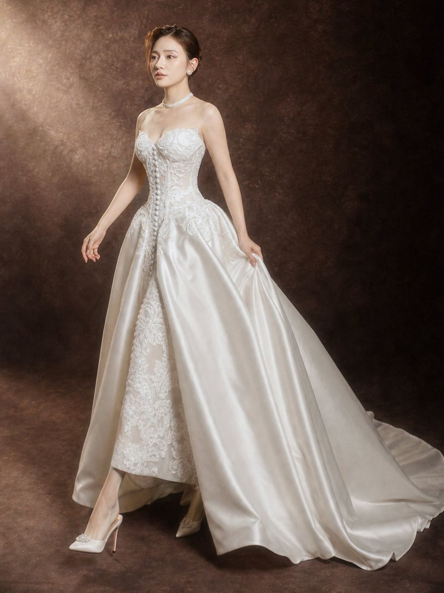 xoè satin cúp ngực corset đính kết — RTW-70017 · 호찌민 Vivian Bridal 웨딩드레스