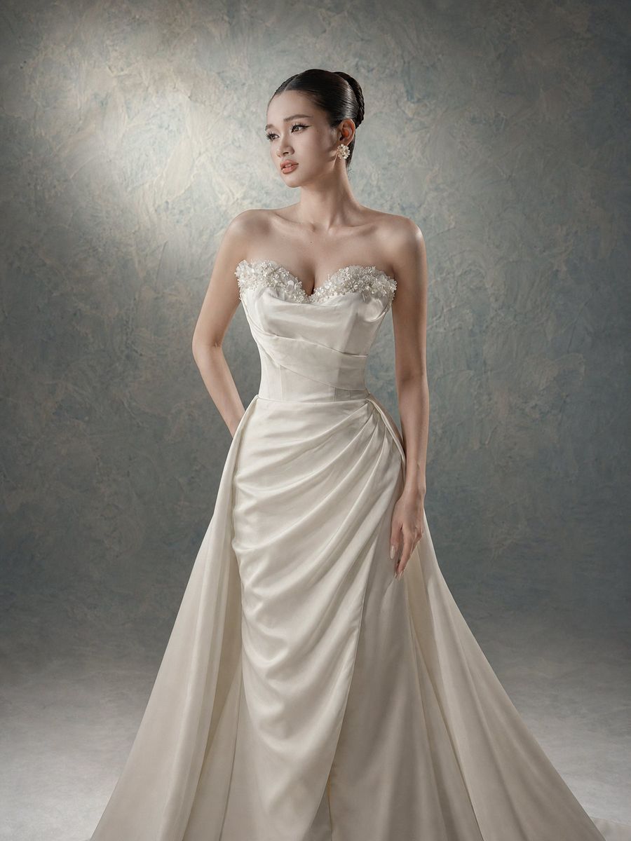 VNCC-756 — Satin cúp ngực kết hoa, tùng bồng