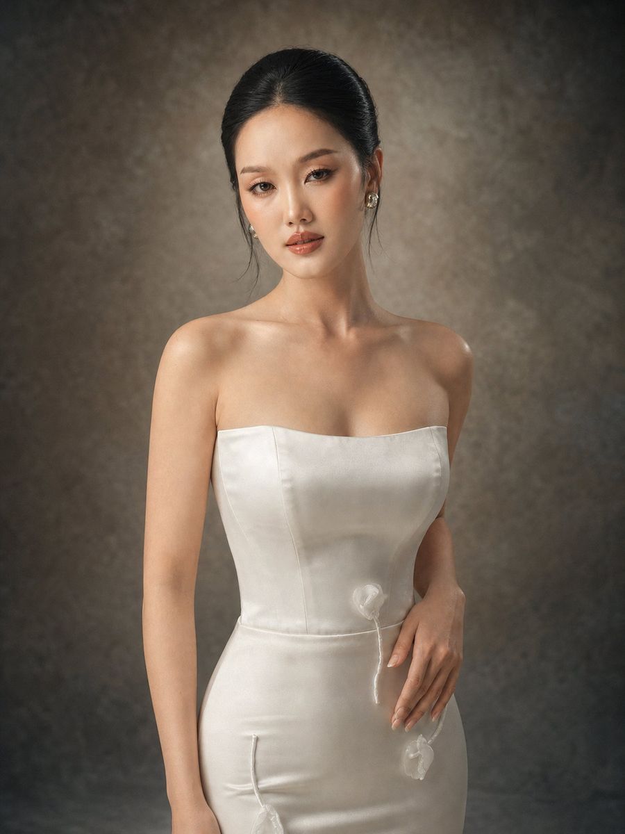 VNCC-V04 — Đuôi cá satin cúp ngực