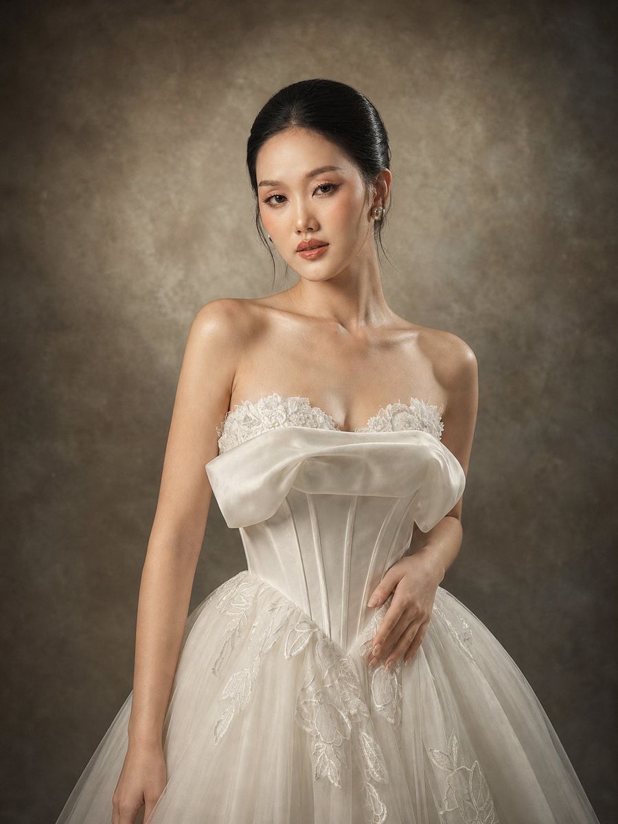 VNCXM-816 — Xoè voan trễ vai