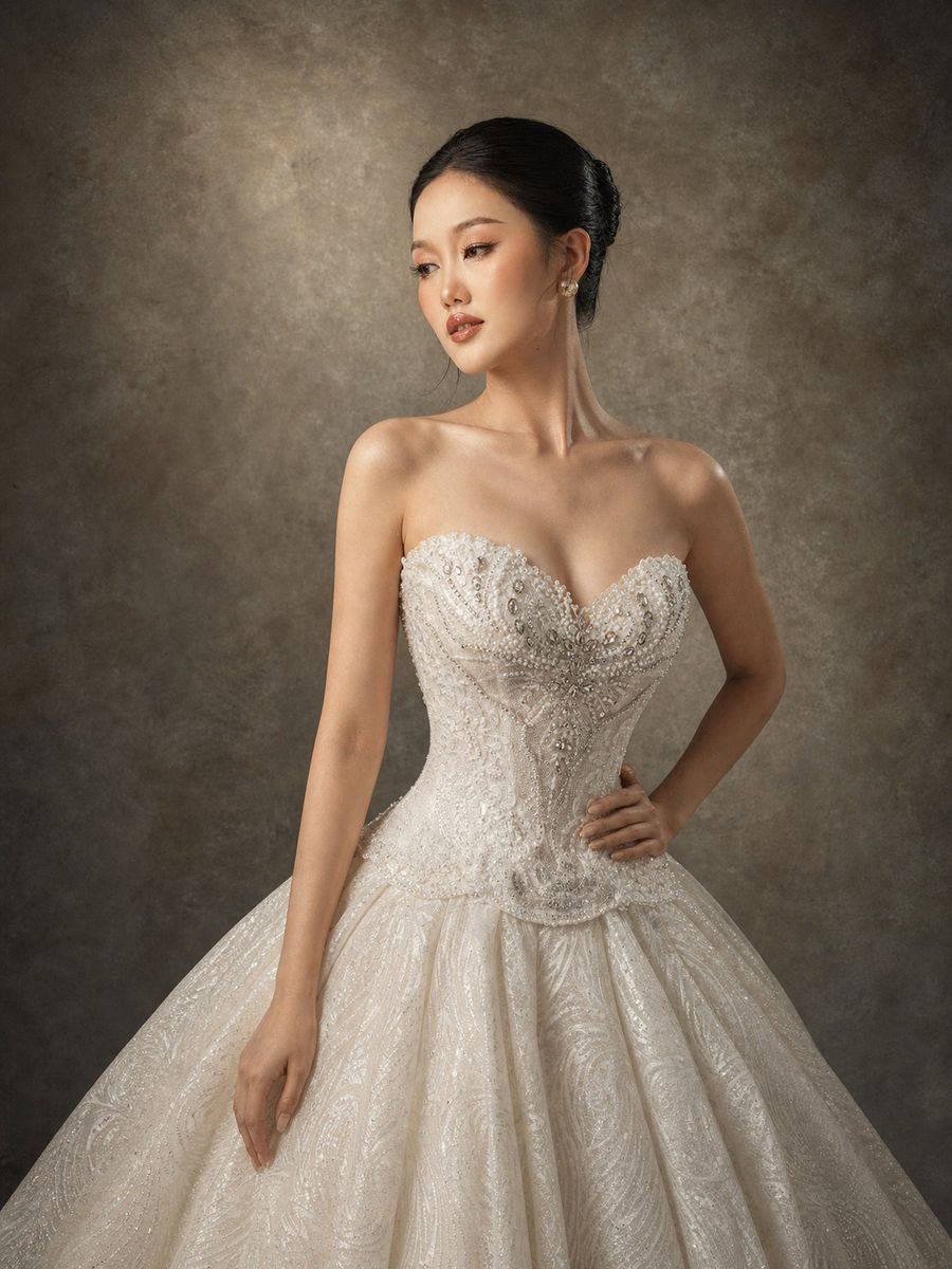 VNCXVT-2378 — Xoè sequin cúp ngực