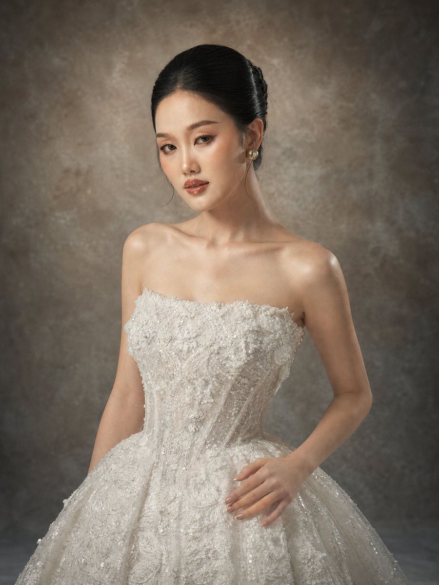 VNCXVT-2434 — Xoè ren trễ vai