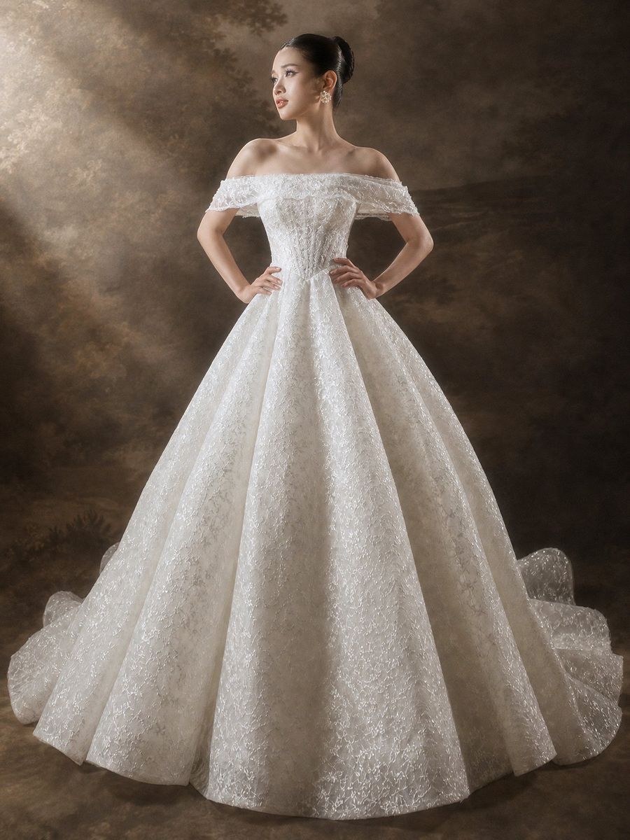 xoè ren trễ vai — VVAP-113 · váy cưới tại Vivian Bridal, TP.HCM