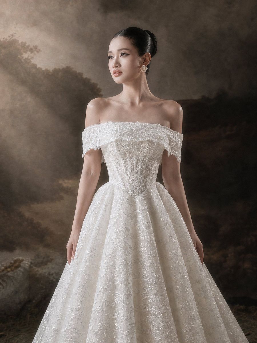 xoè ren trễ vai — VVAP-113 · váy cưới tại Vivian Bridal, TP.HCM