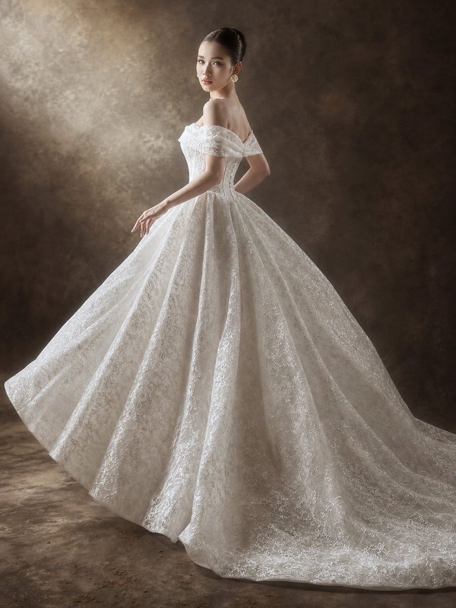 xoè ren trễ vai — VVAP-113 · váy cưới tại Vivian Bridal, TP.HCM