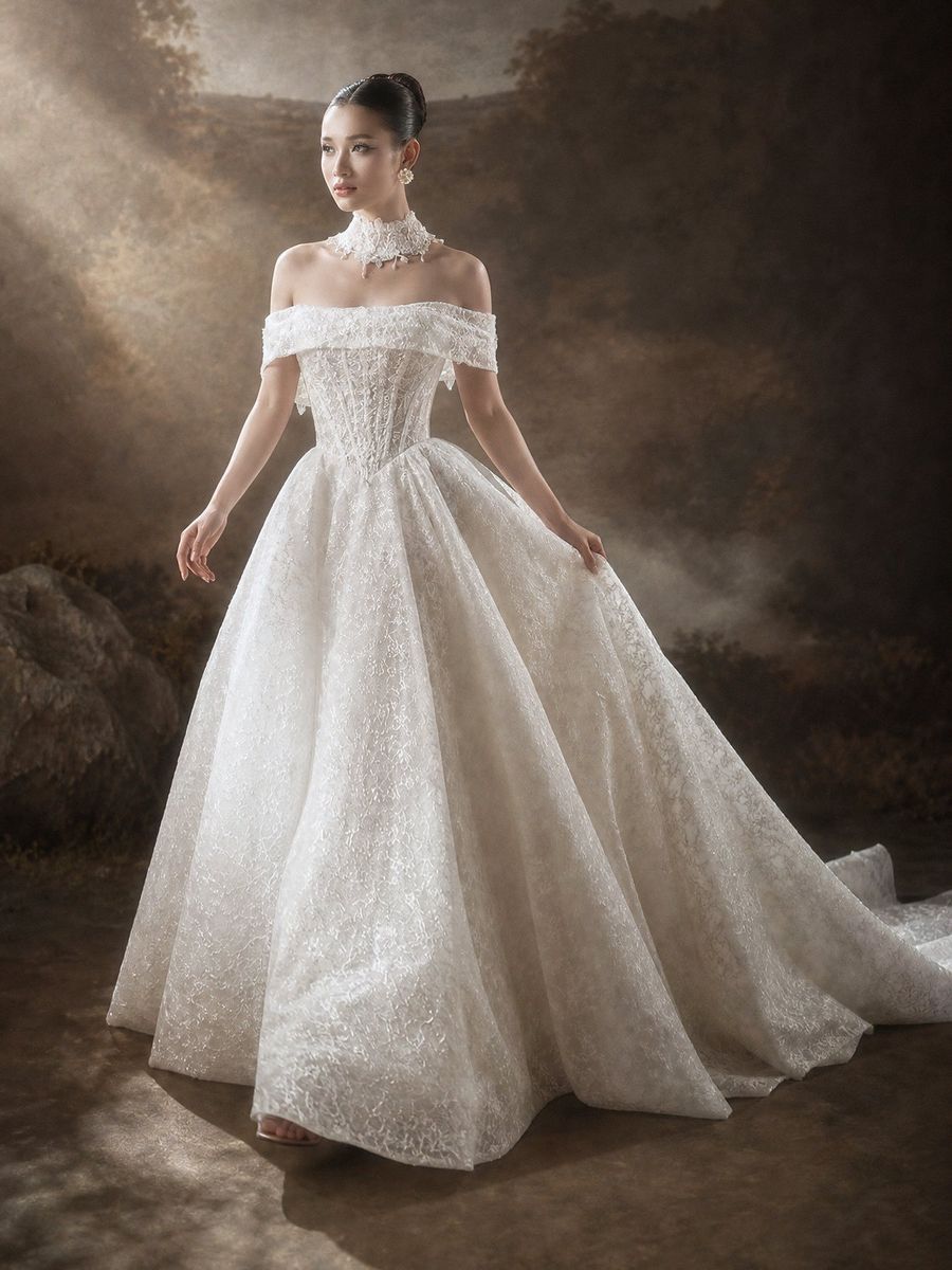 xoè ren trễ vai — VVAP-113 · váy cưới tại Vivian Bridal, TP.HCM