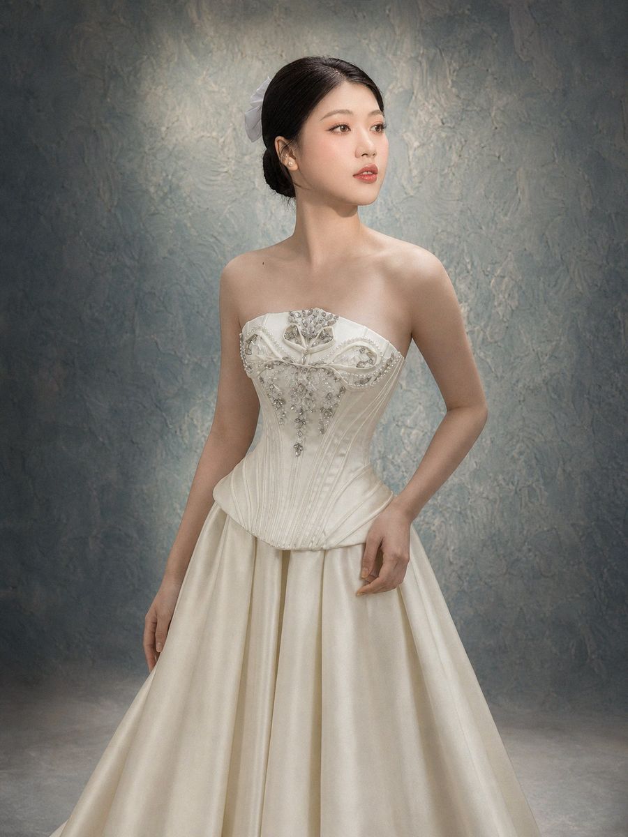 VVAP-140 — Xoè satin corset