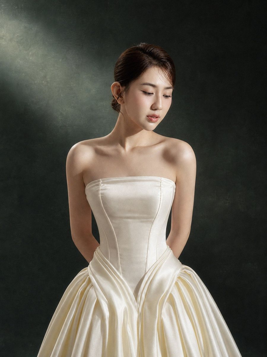 VVAP-143 — Xoè satin cúp ngực