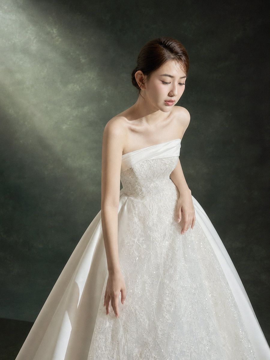 VVAP-144 — Xoè satin phối ren cúp ngực