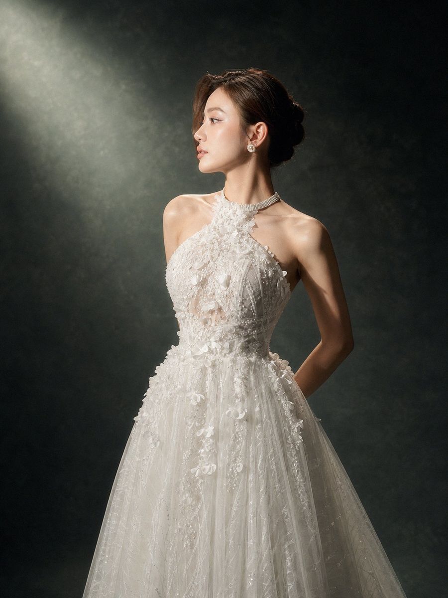 VVAP-147 — Suông ren cổ yếm