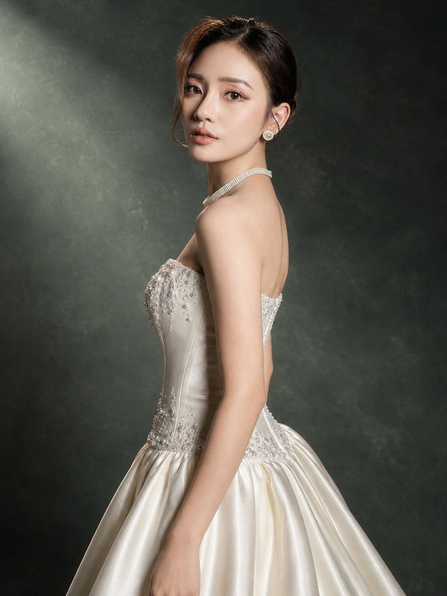 VVAP-149 — Xoè satin cúp ngực