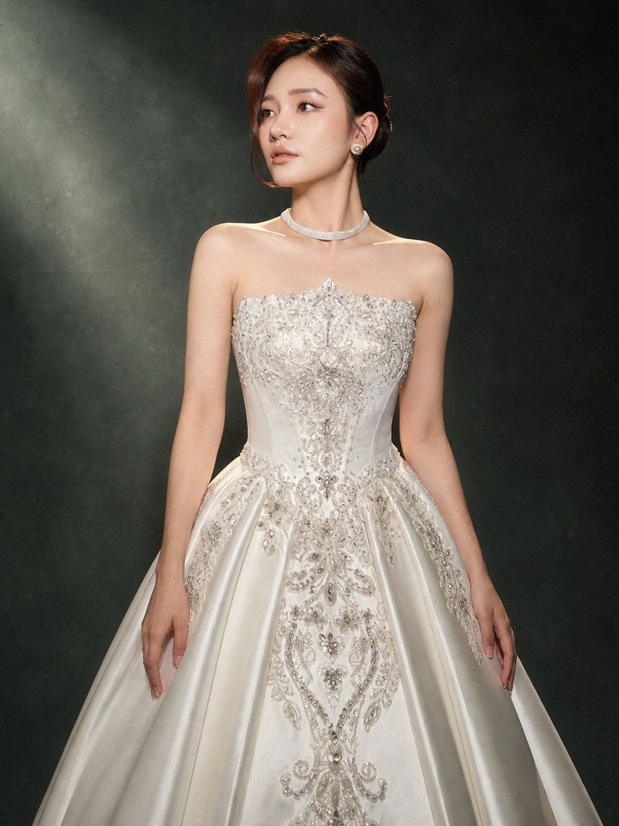 VVAP-150 — Xoè satin cúp ngực đính đá