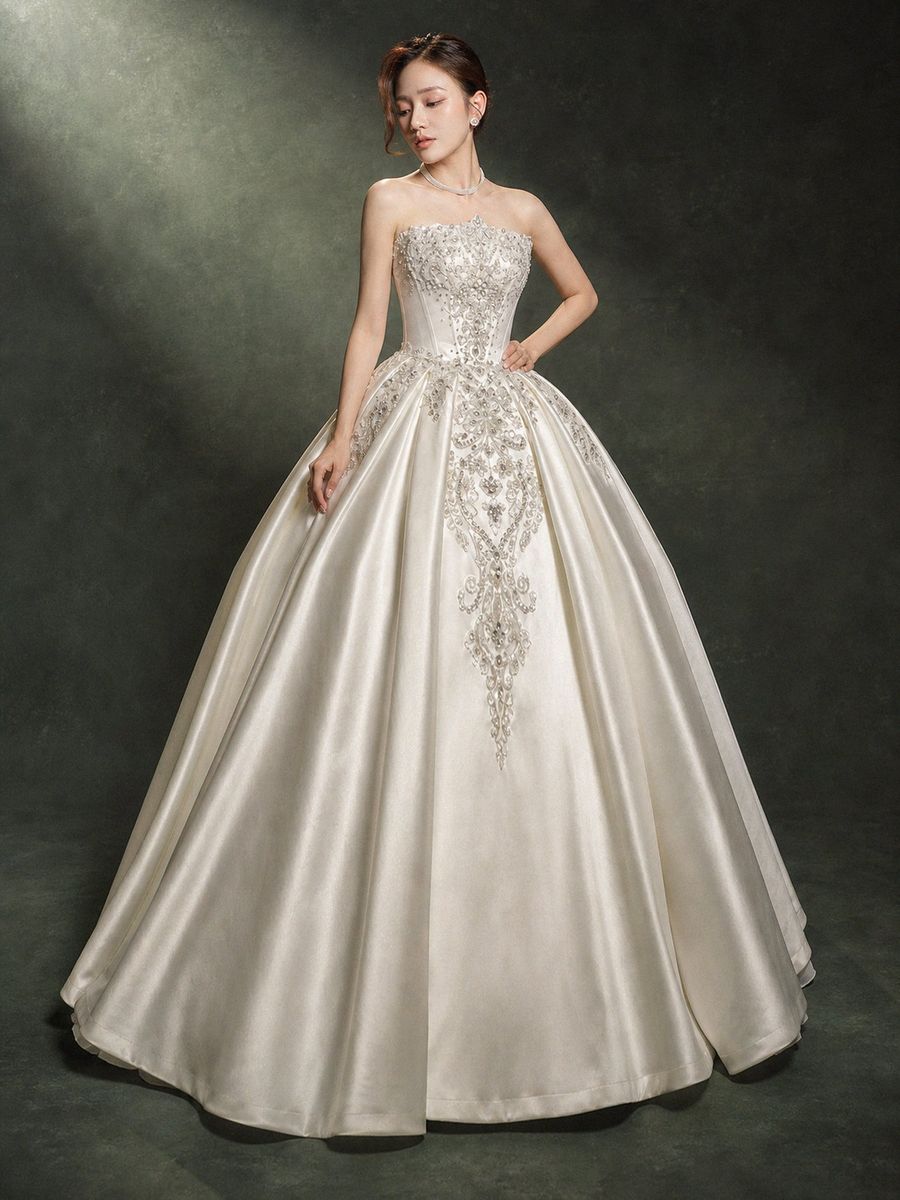 VVAP-150 — Xoè satin cúp ngực đính đá