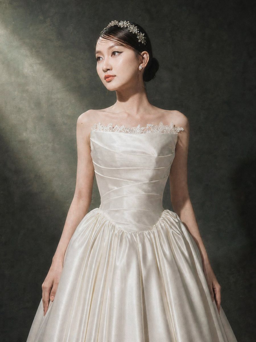 VVAP-155 — váy xoè satin cúp ngực