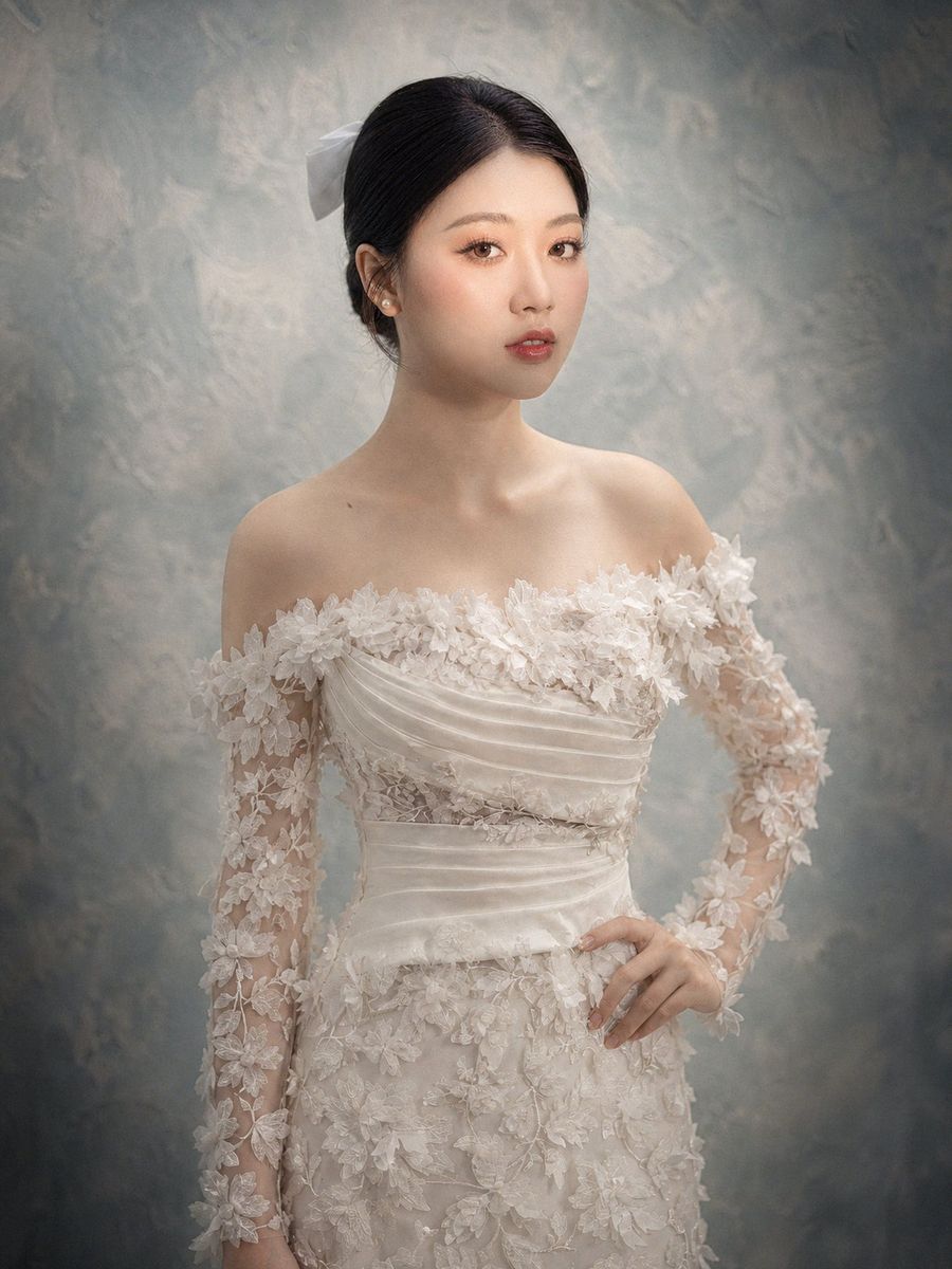 VVAP-16 — Đuôi cá hoa nổi tay dài