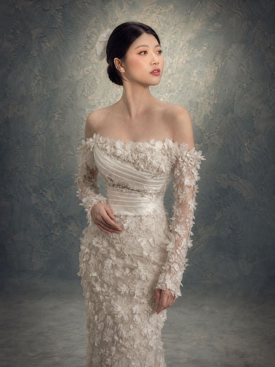 VVAP-16 — Đuôi cá hoa nổi tay dài