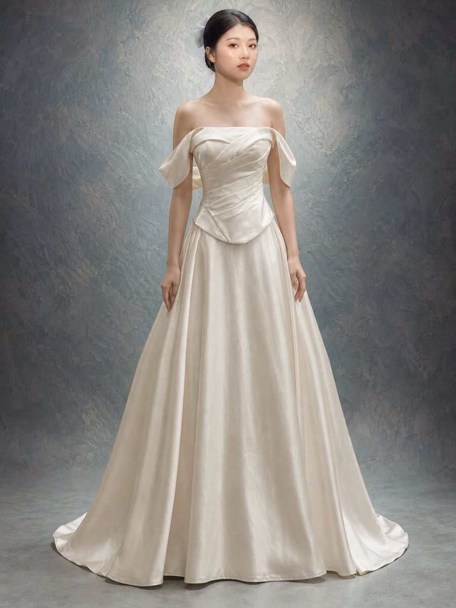 VVAP-22 — Suông satin trễ vai
