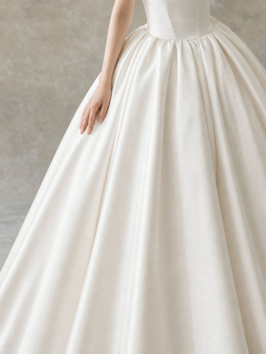 VVAP-38 — Xoè satin cổ tròn