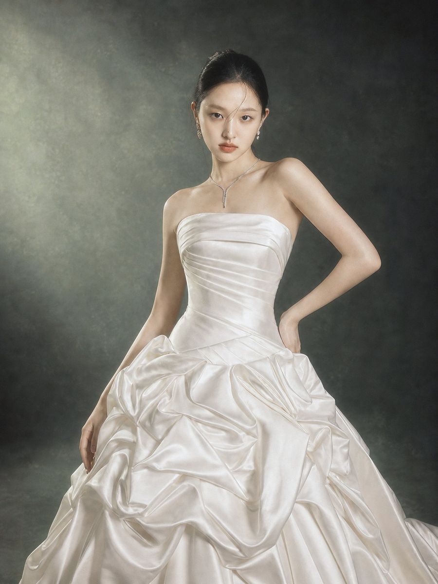 VVSIG-102 — xoè satin cúp ngực