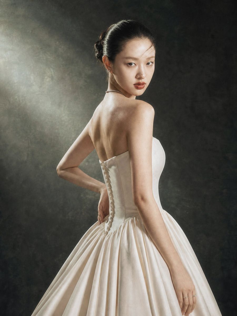 VVSIG-33 — xoè satin cúp ngực