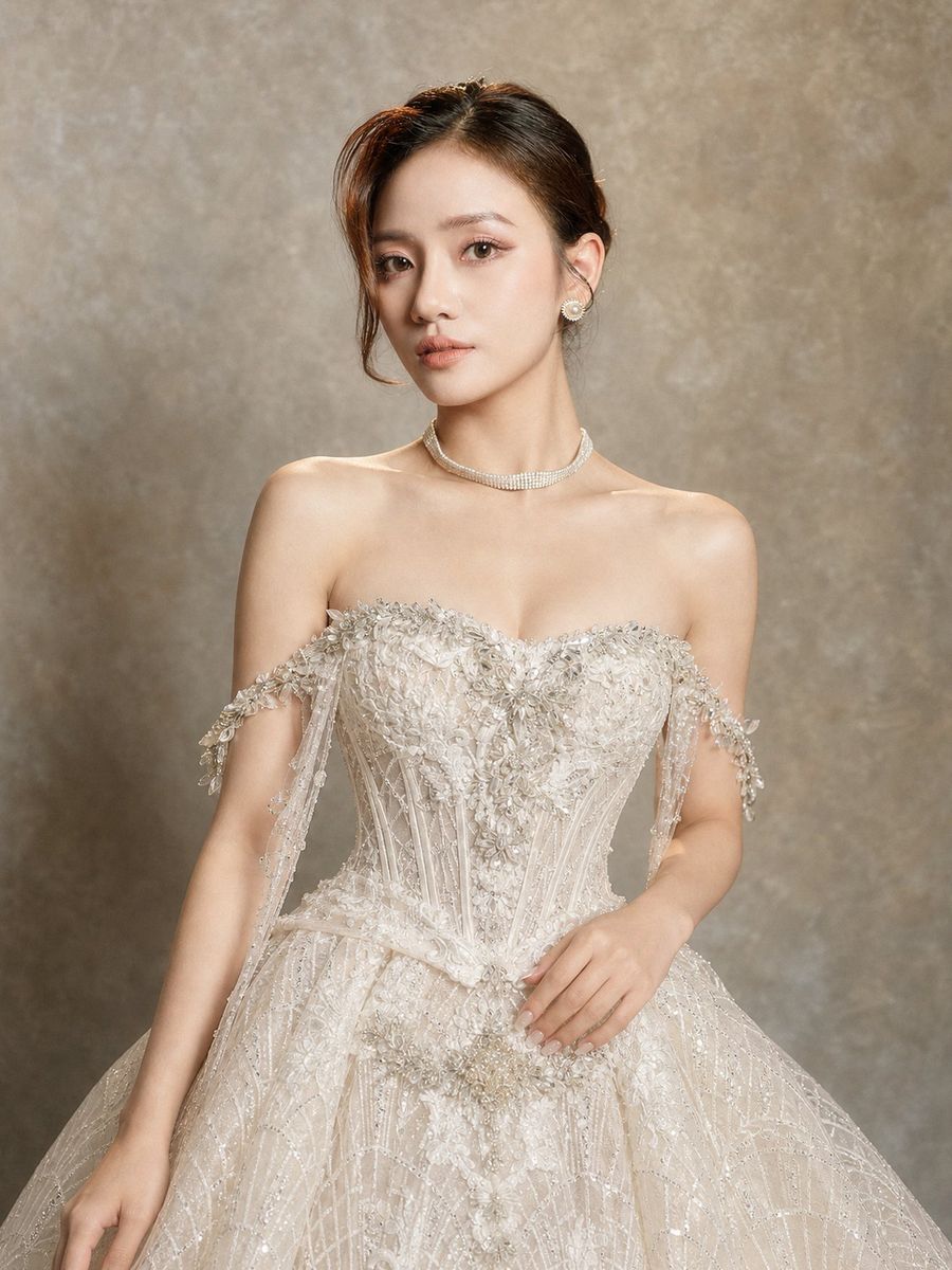 VVSIG-83 — Xoè ren trễ vai