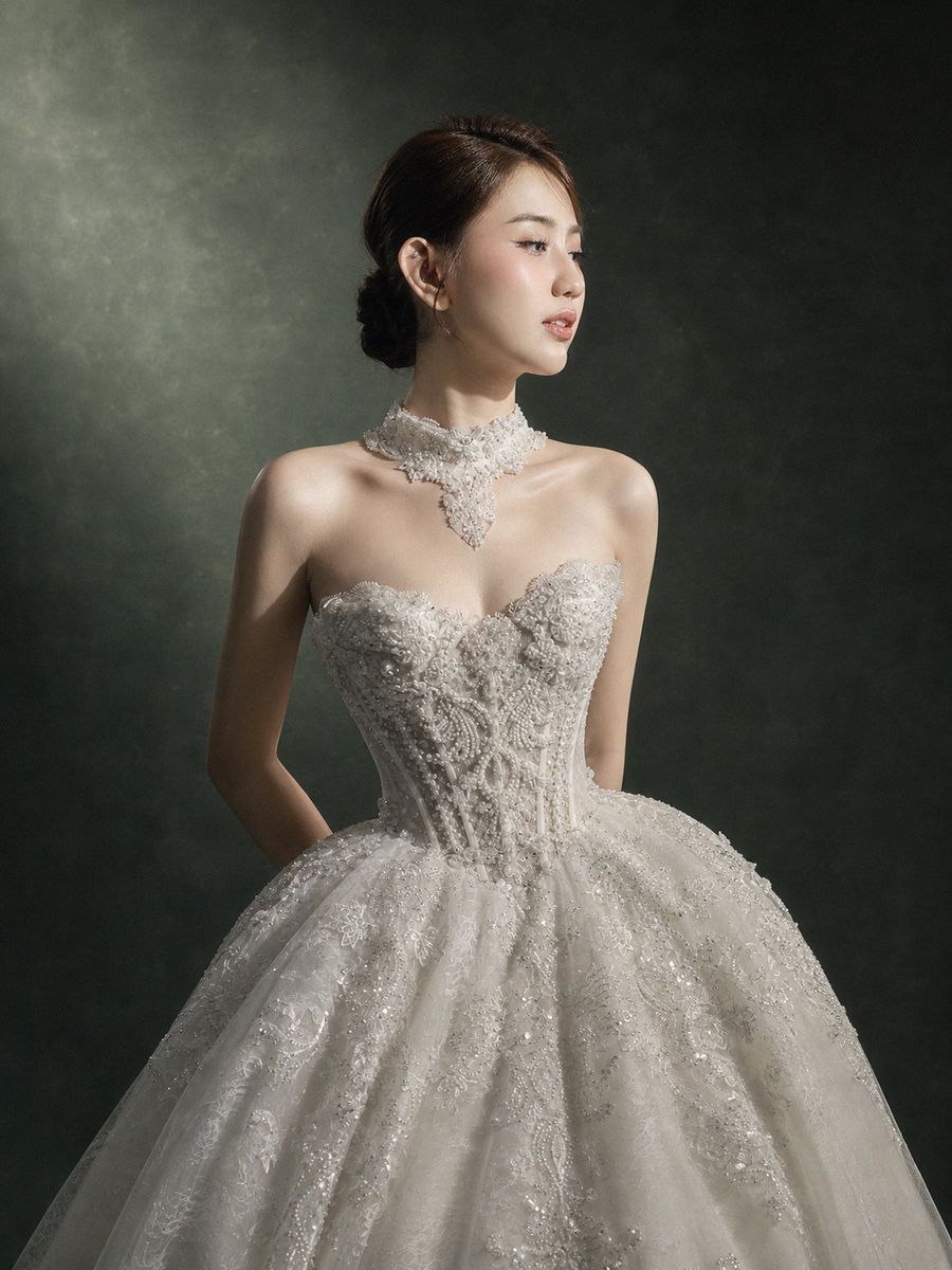 VVSIG-84 — xoè ren đính kết cúp ngực kèm vòng cổ