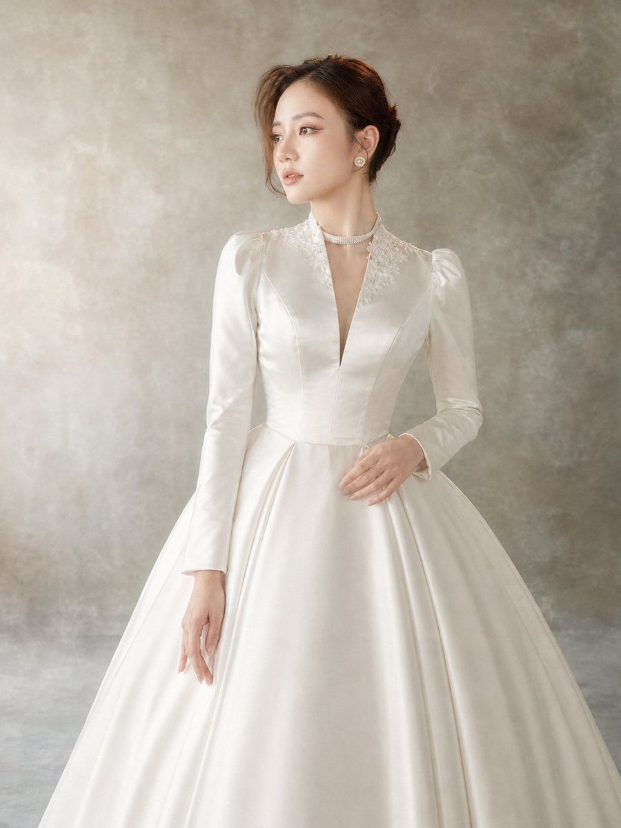 VVSIG-89 — Xoè satin cổ V tay dài