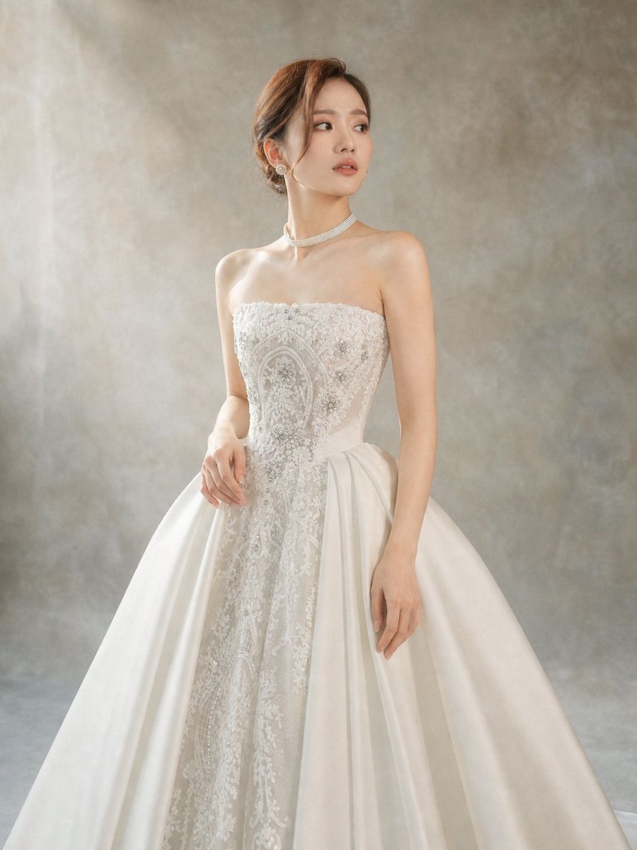 VVSIG-90 — Xoè satin phối ren