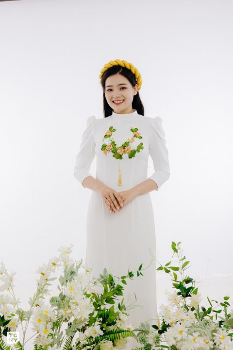 Áo dài bưng quả 04 tại Tony Wedding · Vivian Bridal, 106 Đường 3 Tháng 2 TP.HCM