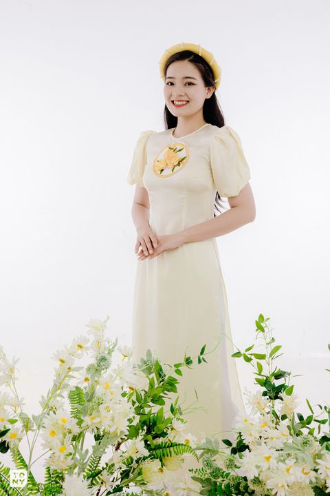 Áo dài bưng quả 07 tại Tony Wedding · Vivian Bridal, 106 Đường 3 Tháng 2 TP.HCM