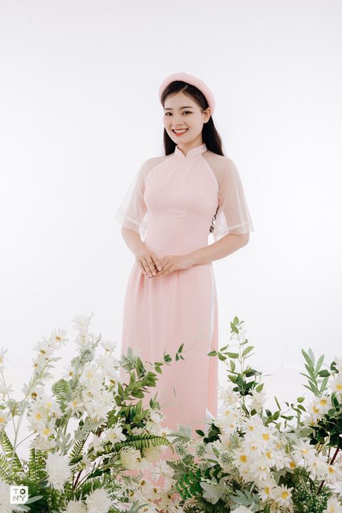 Áo dài bưng quả 09 tại Tony Wedding · Vivian Bridal, 106 Đường 3 Tháng 2 TP.HCM